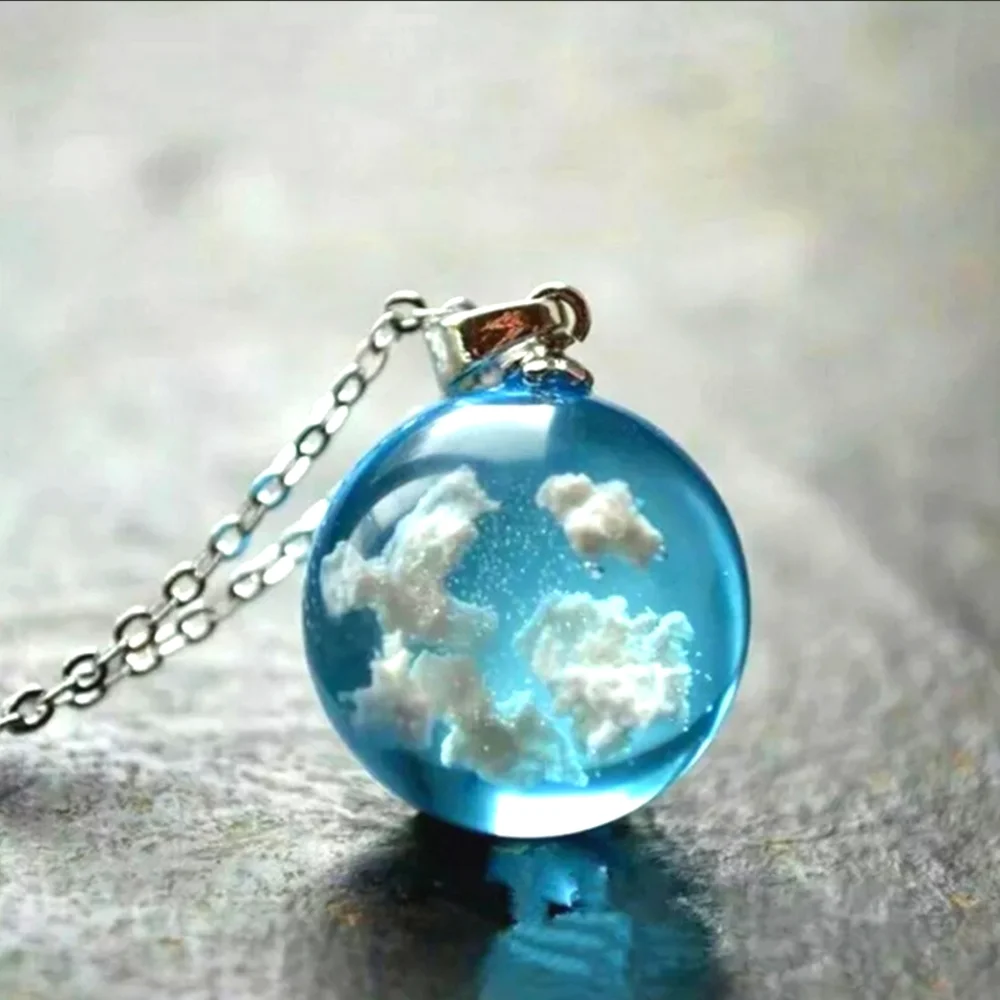 RESIN SKY WITH CLOUDS NECKLACE ⛅️ 💙